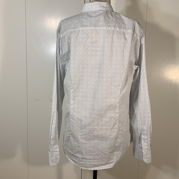 Guess (L) - Picture 9 of 15